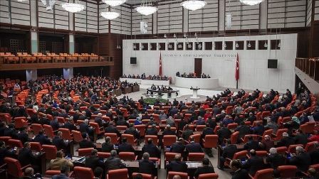 البرلمان التركي يقطع إجازته ويدعو لجلسة طارئة لمناقشة إرسال قوات إلى ليبيا