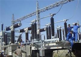 مسلحون يقتحمون محطة كهرباء حكومية في تعز وينهبون محتوياتها