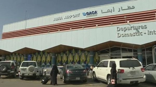 الحوثيون يستهدفون مجدداً مطار أبها بطائرات مسيرة والسعودية تعلن إسقاطها