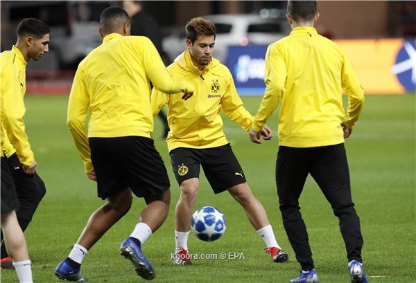 برشلونة يكثف جهوده لخطف صفقة زهيدة من دورتموند