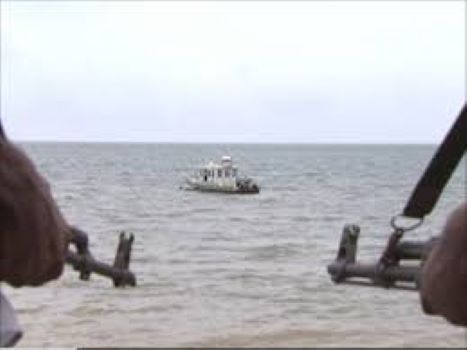 الحوثيون يطمئنون مصر بعدم استهداف باب المندب إذا لم تشارك في الحرب ضدهم