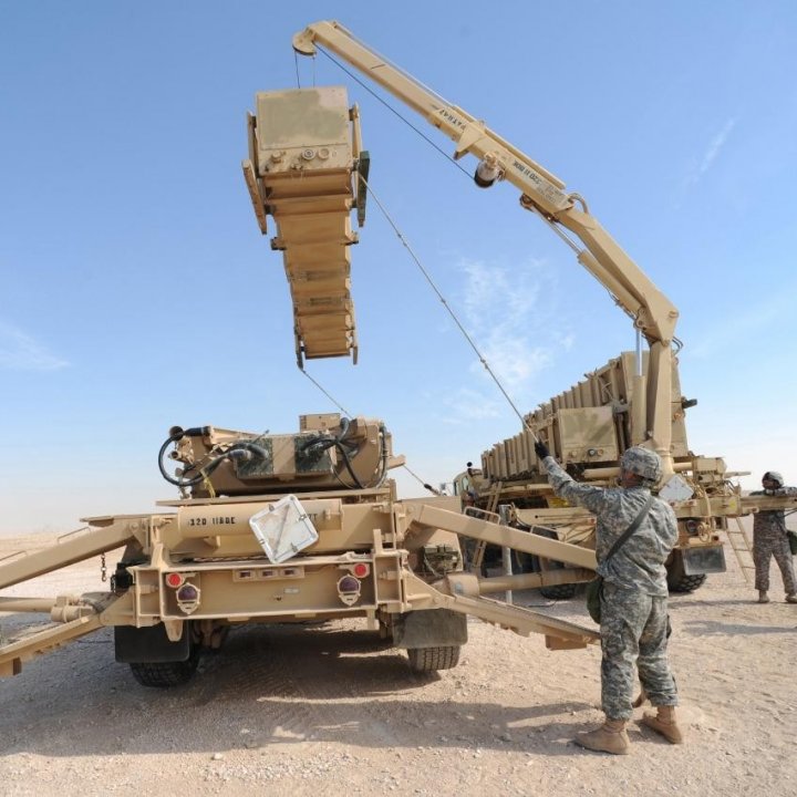 أنباء عن سحب القوات السعودية لأسلحتها الثقيلة بينها صواريخ باتريوت من مأرب