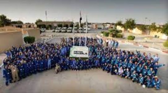 عُمّال بترومسيلة في حضرموت يدشنون برنامجا تصعيدياً لانتزاع حقوقهم