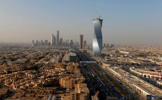 الحوثيون : قصفنا هدفاً مهماً في الرياض بصاروخ باليستي وطائرات مسيّرة