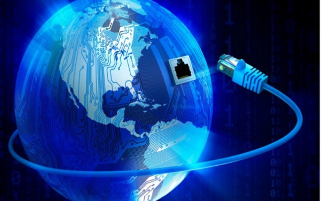 حكومة هادي في عدن تسيطرعلى الإتصالات والانترنت الدولي