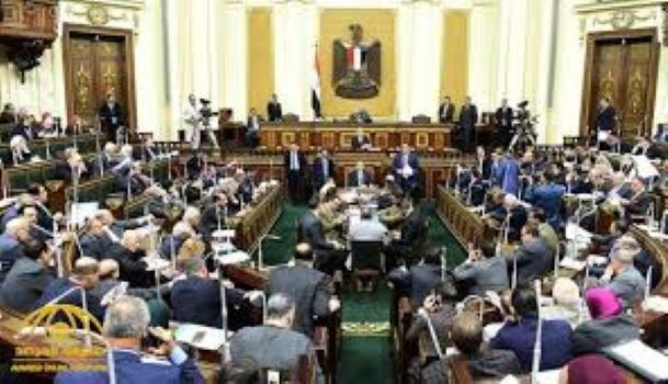 البرلمان المصري يفوّض القوات المسلحة بالتدخل العسكري خارج البلاد