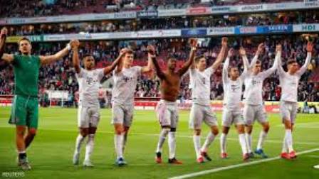 ميونخ يسحق كولونيا ويستعيد صدارة الدوري الألماني
