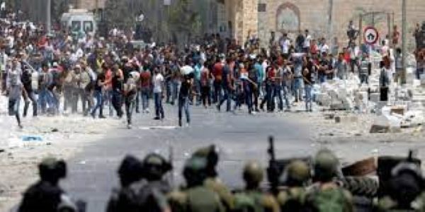 إصابة 33 فلسطينياً في مواجهات مع قوات الاحتلال الإسرائيلي في القدس