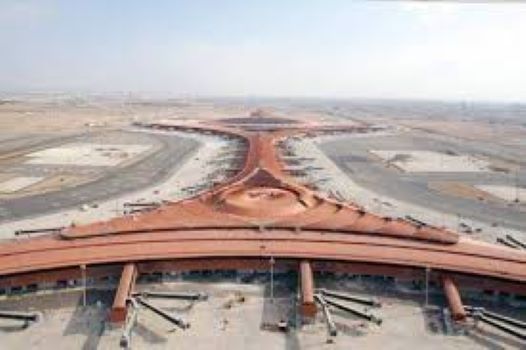 جماعة الحوثي تعلن استهداف مطاري جدة وأبها .. والتحالف يرد