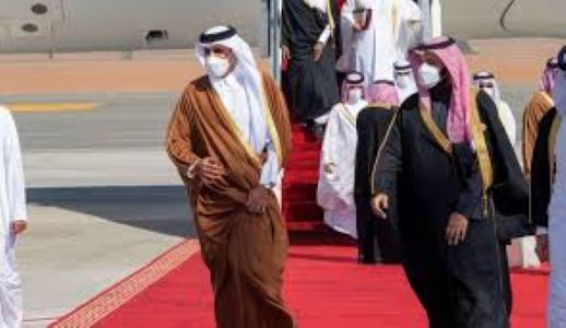القمة الخليجية تعلن رسمياً إنهاء مقاطعة قطر وفتح الأجواء والحدود البرية