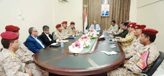 ما وراء زيارة الفريق علي محسن الأحمر إلى محافظة حضرموت؟